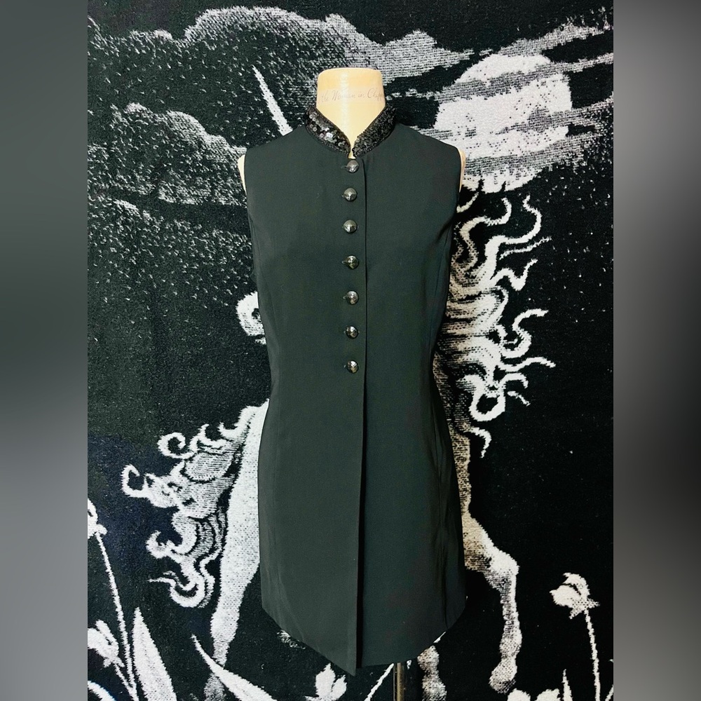 LAST CHANCE 🌈 VTG 1990s Black Sleeveless Blouse with Embellished Sequin Collar